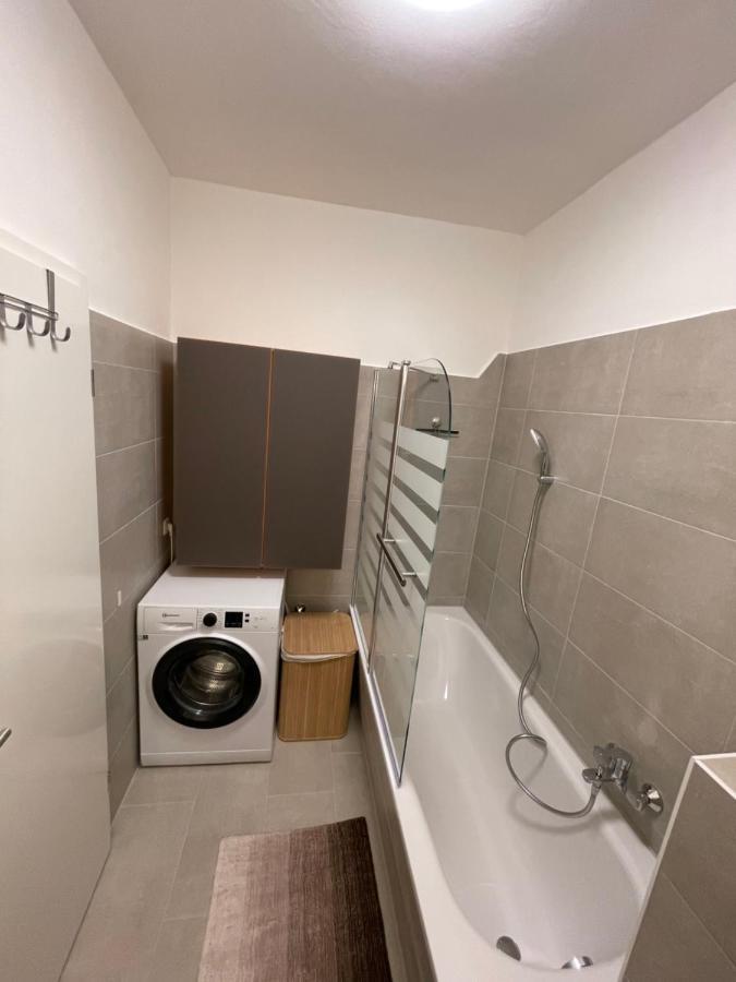 Ruhige Ferienwohnung รอสต็อค ภายนอก รูปภาพ